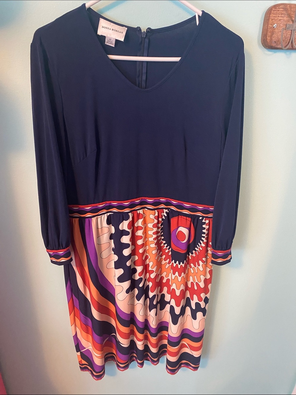 Donna Morgan stretchy Navy Long-Sleeve Dress with Multicolor Print Size 12/14
